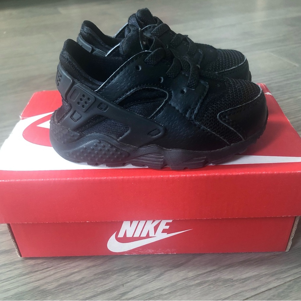 Nike Huarache toddler Sneakers | size 5c
